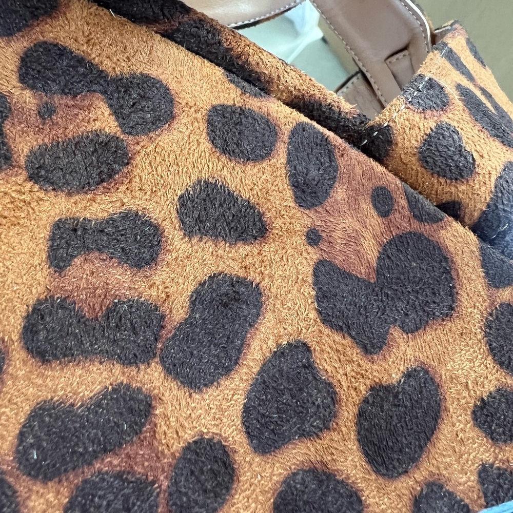 Brown Leopard Print Wedge Sandals with Strappy Design - Picture 3 of 10